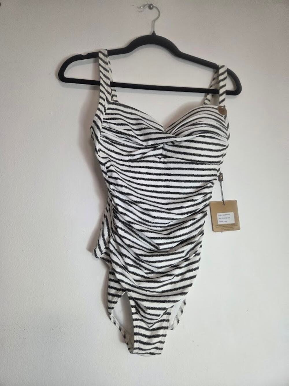 NWT Nip Tuck White Black Strip Multi Cup Rouched 1 Piece Swimsuit size 8